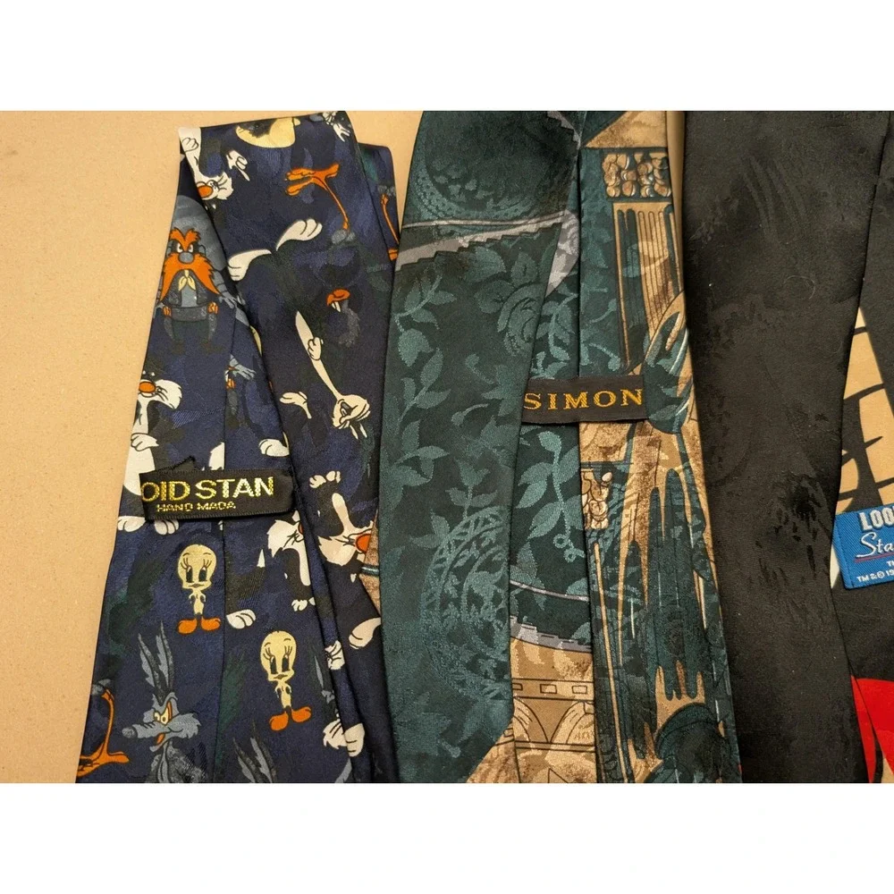 Vintage Lot of 4 Looney Tunes Neckties Ties Bugs Bunny Taz Daffy‎ Tweety Bird